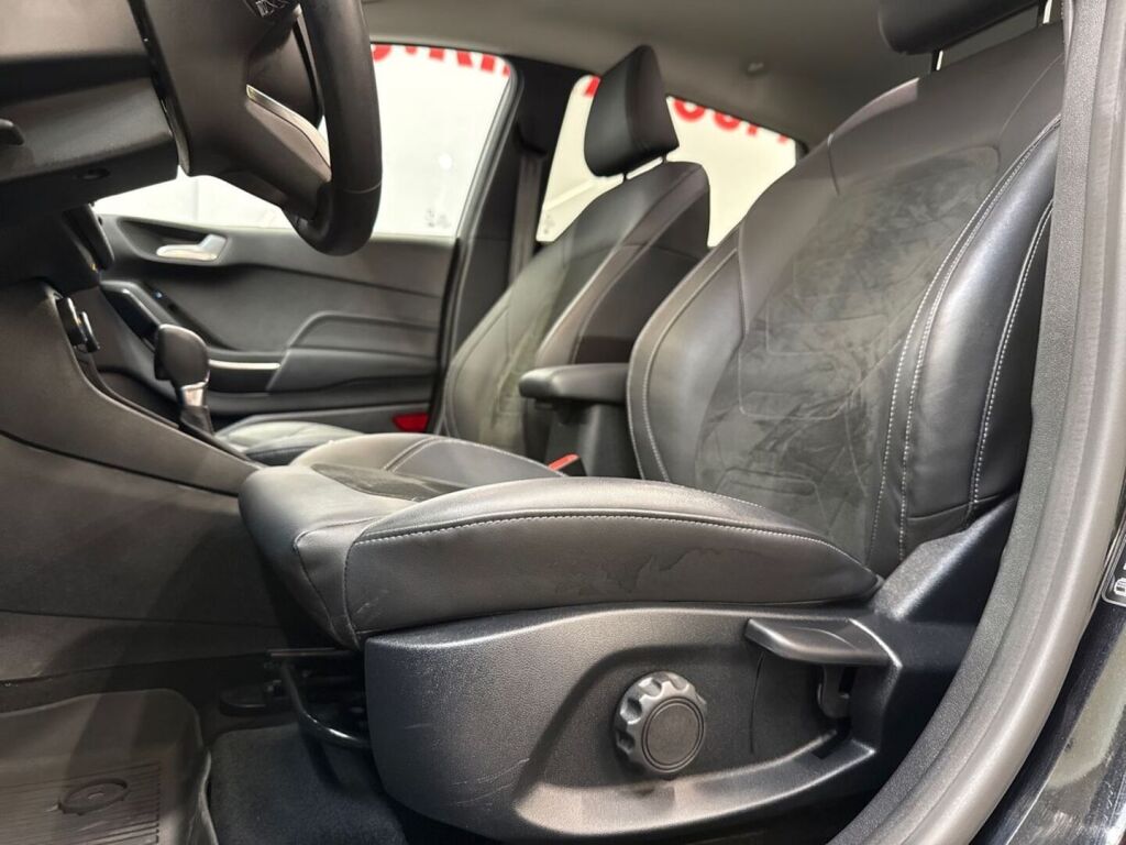 Ford Fiesta 2022 Musta