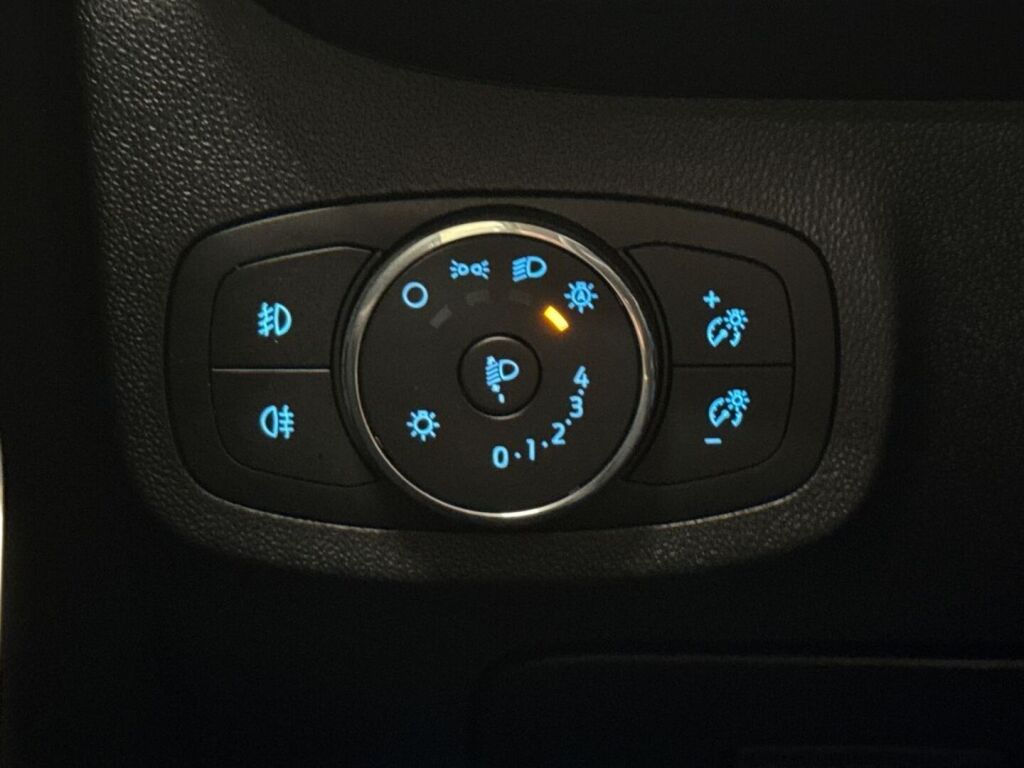 Ford Fiesta 2022 Musta