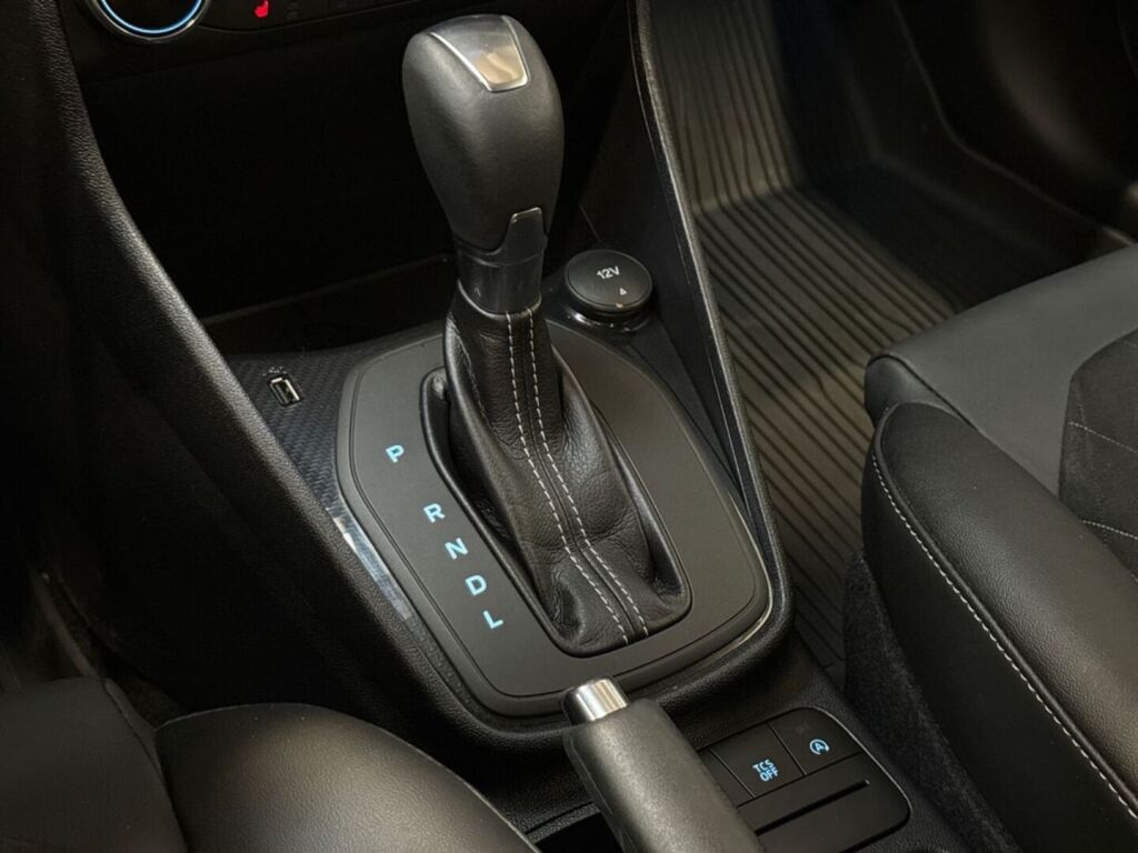 Ford Fiesta 2022 Musta