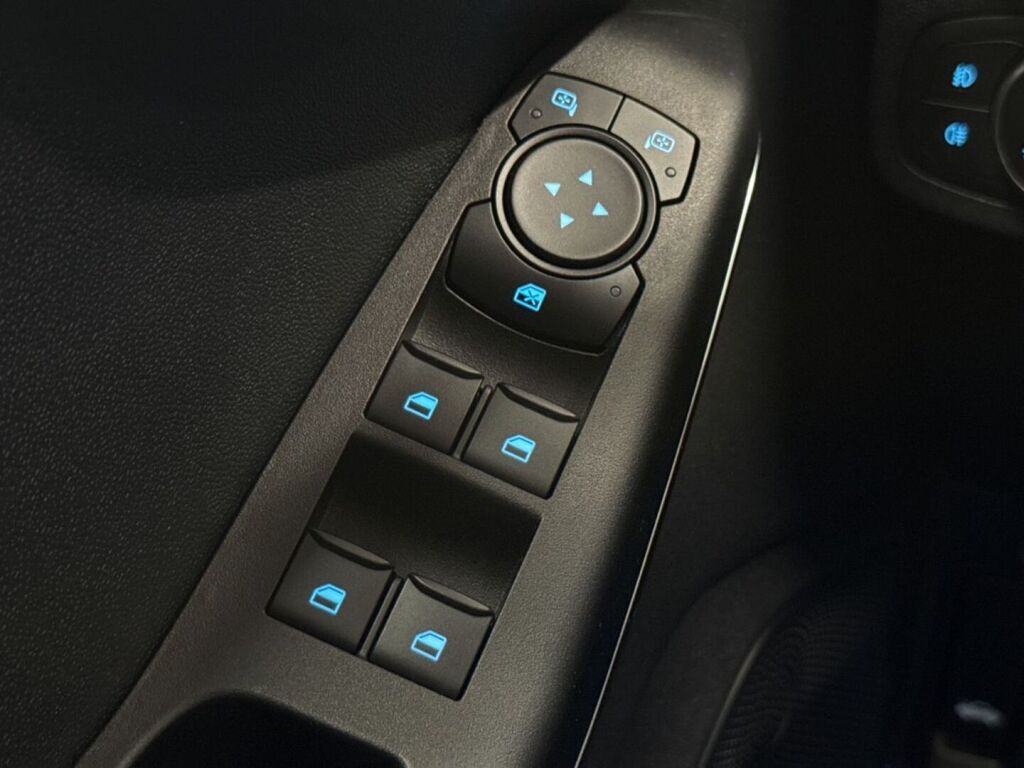 Ford Fiesta 2022 Musta