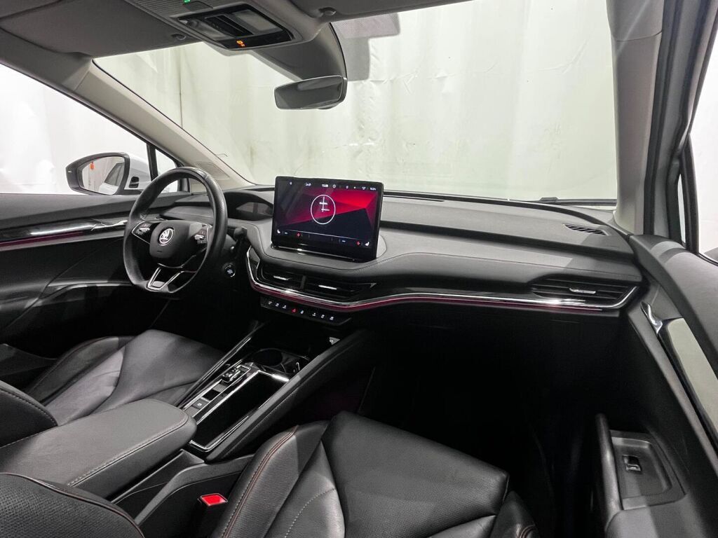 Skoda Enyaq 2022 Valkoinen