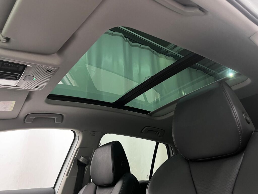 Skoda Enyaq 2022 Valkoinen