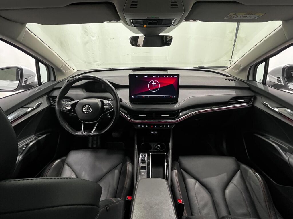 Skoda Enyaq 2022 Valkoinen