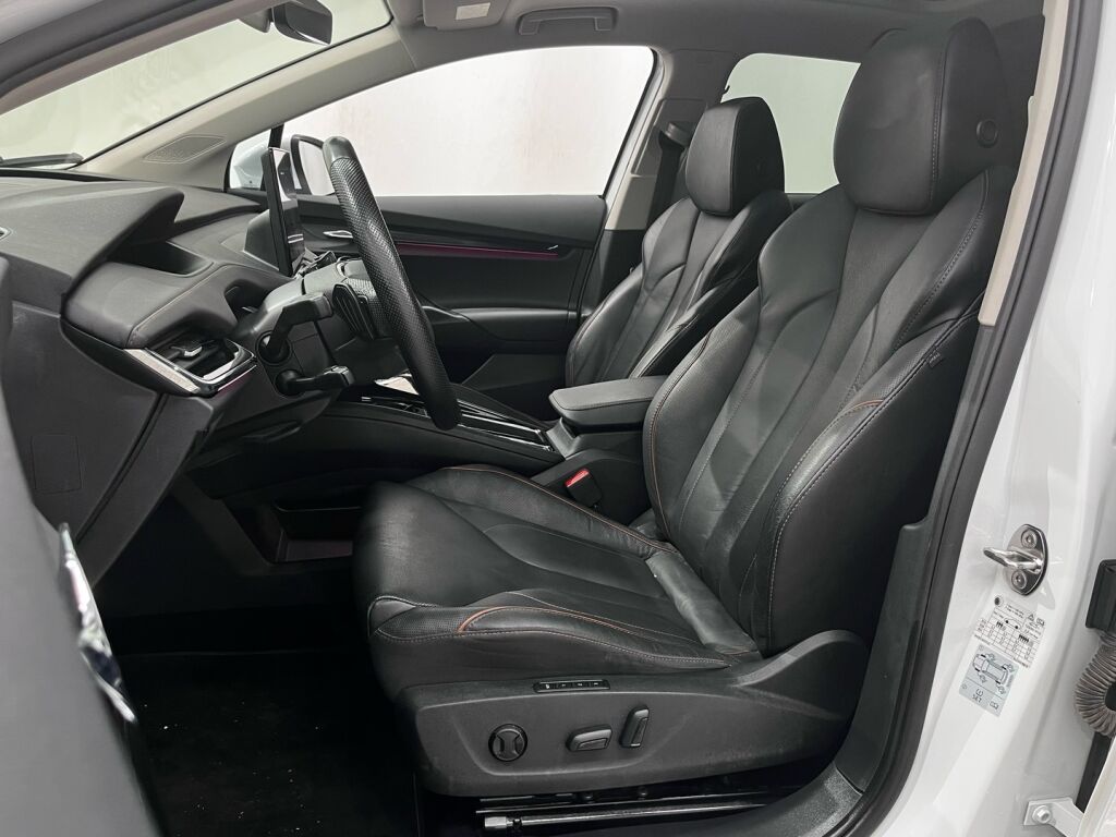 Skoda Enyaq 2022 Valkoinen