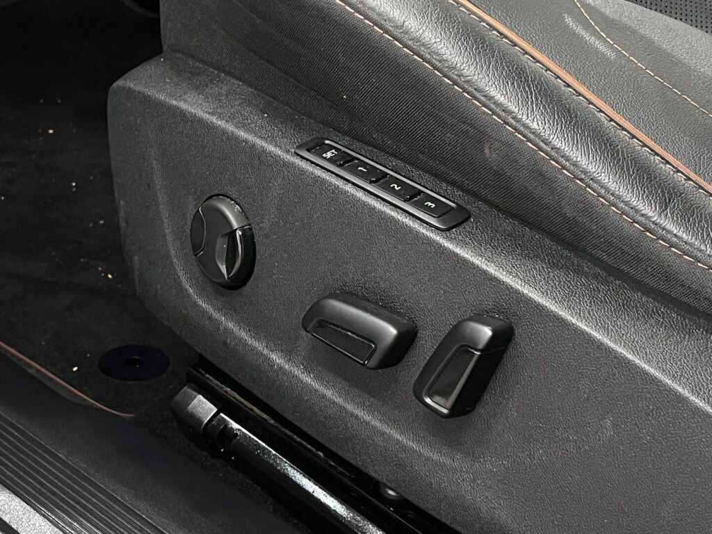 Skoda Enyaq 2022 Valkoinen