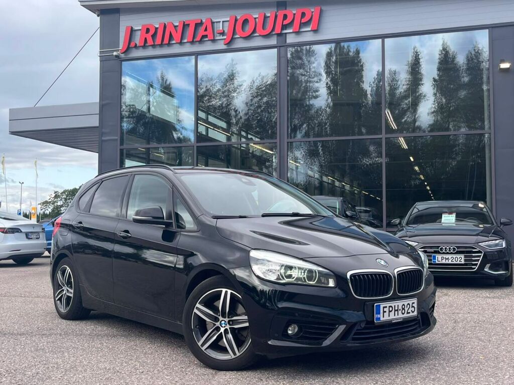 BMW 225 2016 Musta