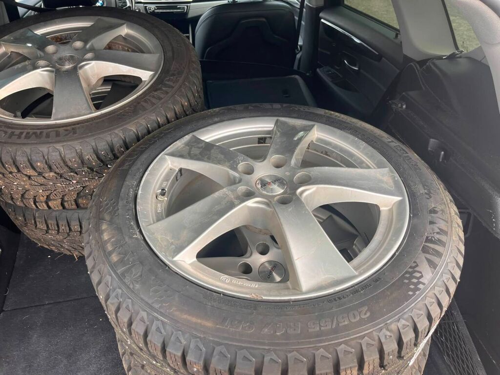 BMW 225 2016 Musta
