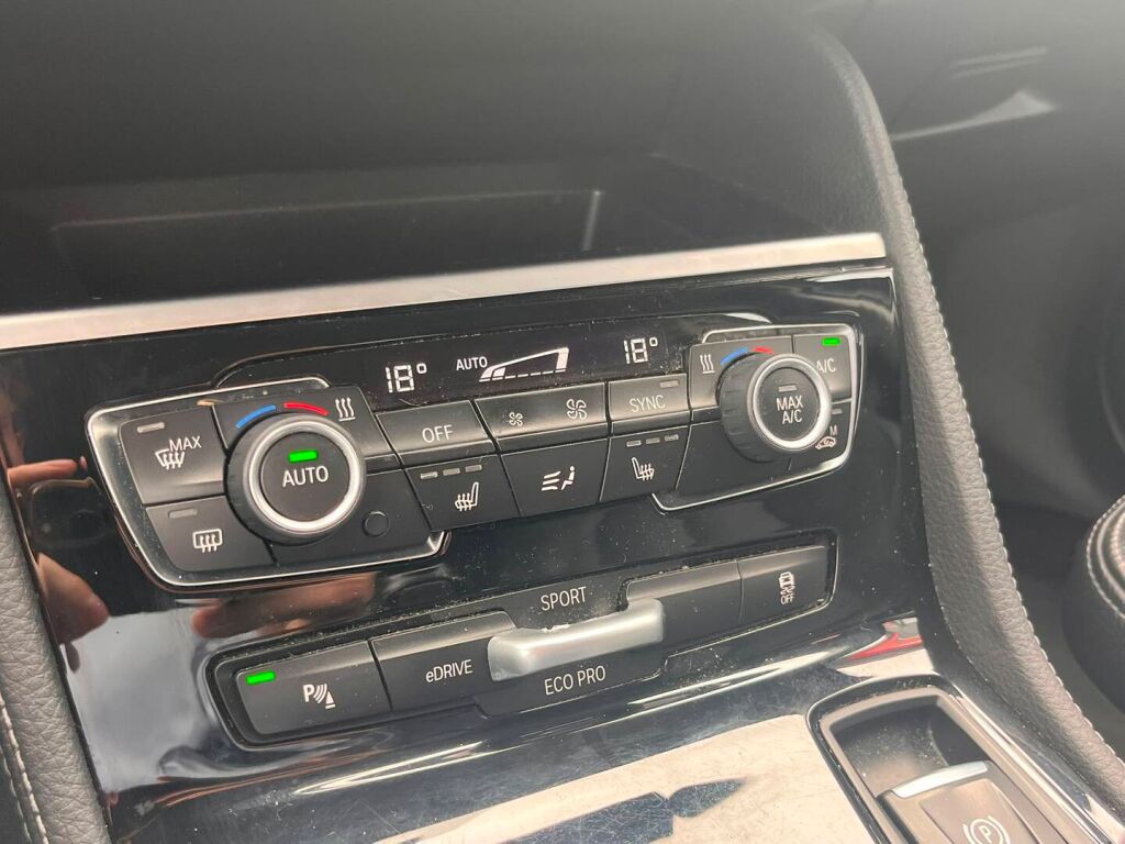 BMW 225 2016 Musta
