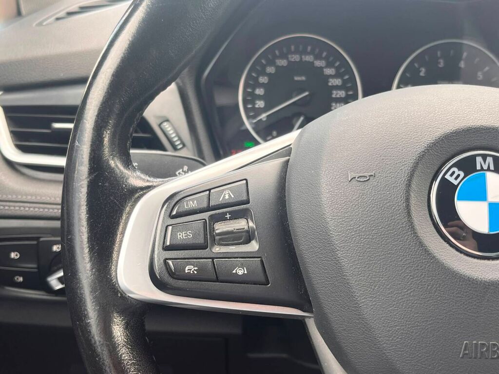 BMW 225 2016 Musta