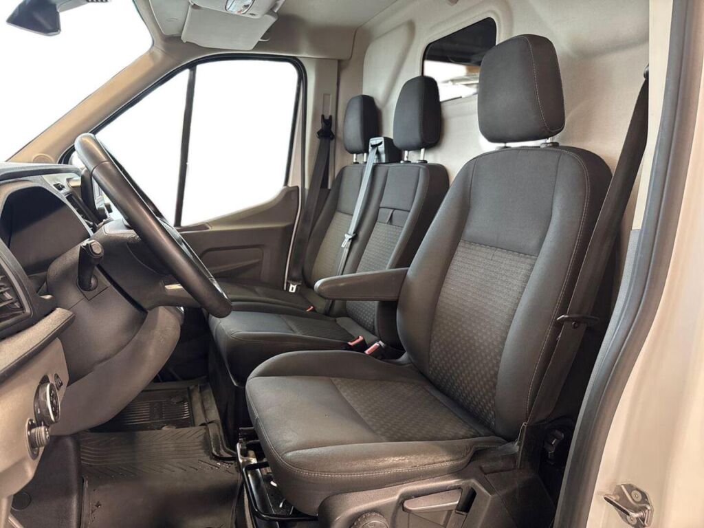 Ford Transit 2022 Valkoinen