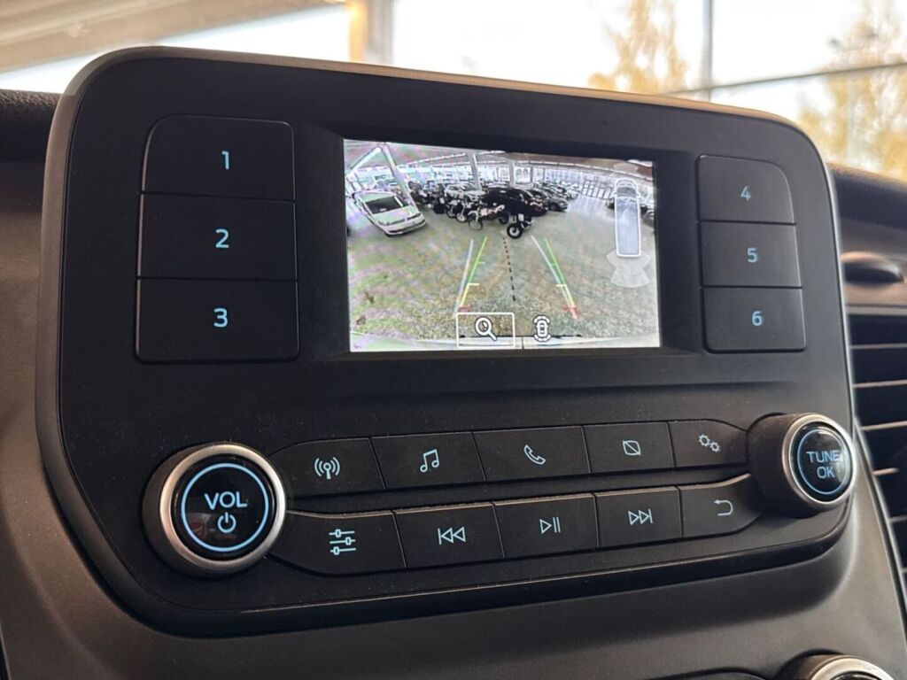 Ford Transit 2022 Valkoinen