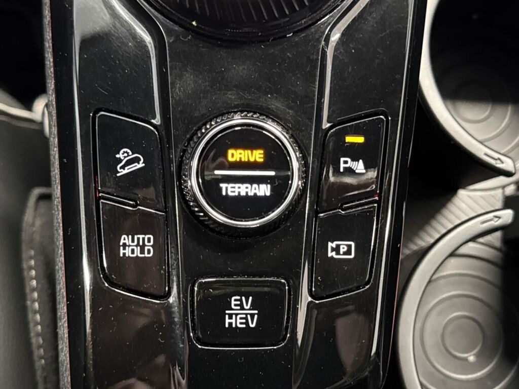 Kia Sportage 2022 Musta