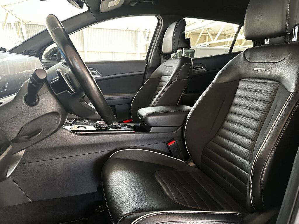 Kia Sportage 2022 Musta