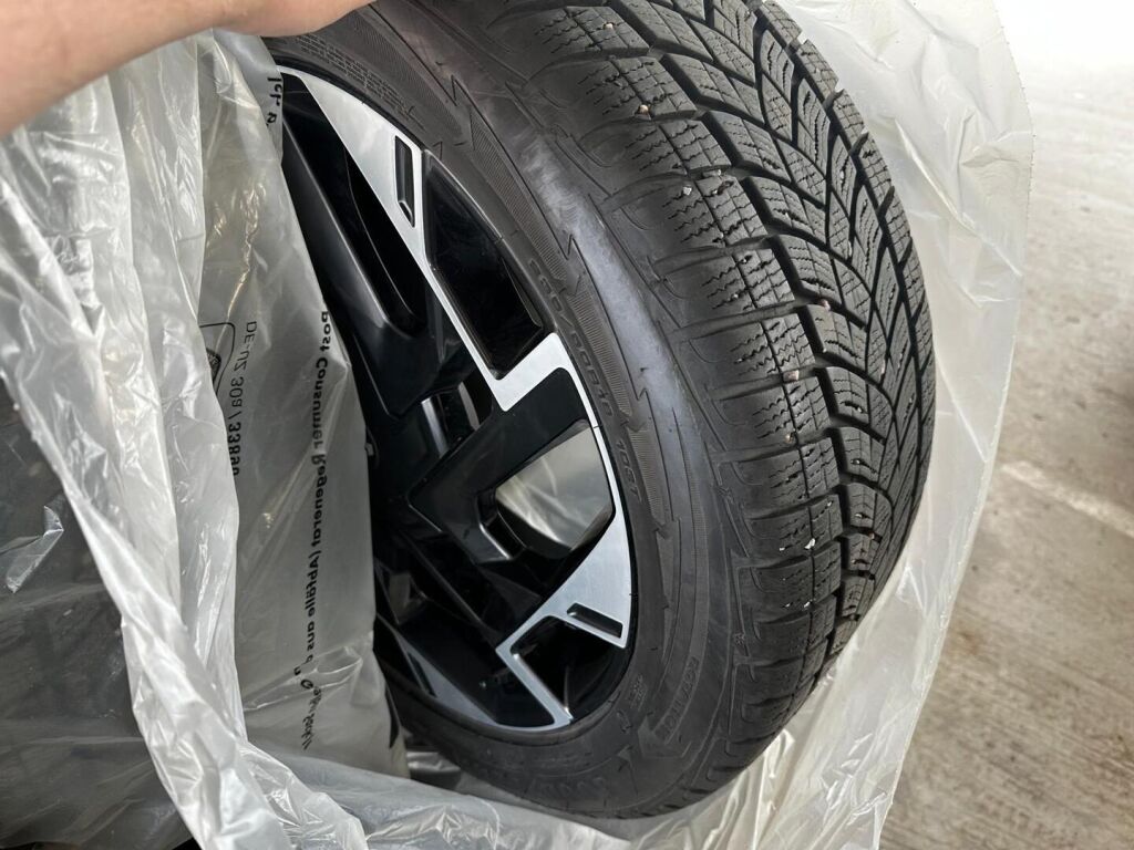 Kia Sportage 2022 Musta