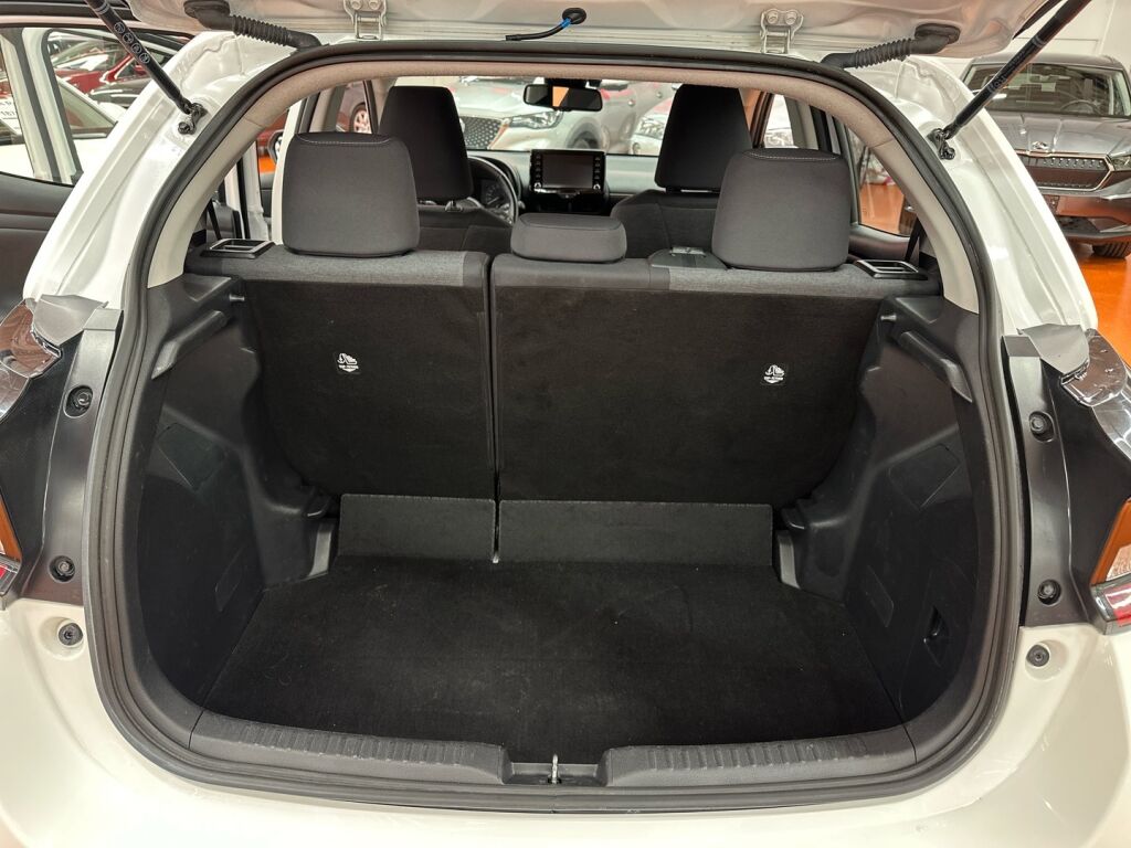 Toyota Yaris 2022 Valkoinen