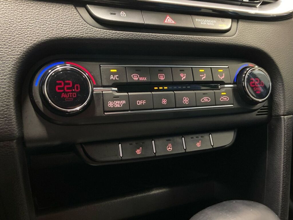 Kia Ceed 2020 Musta