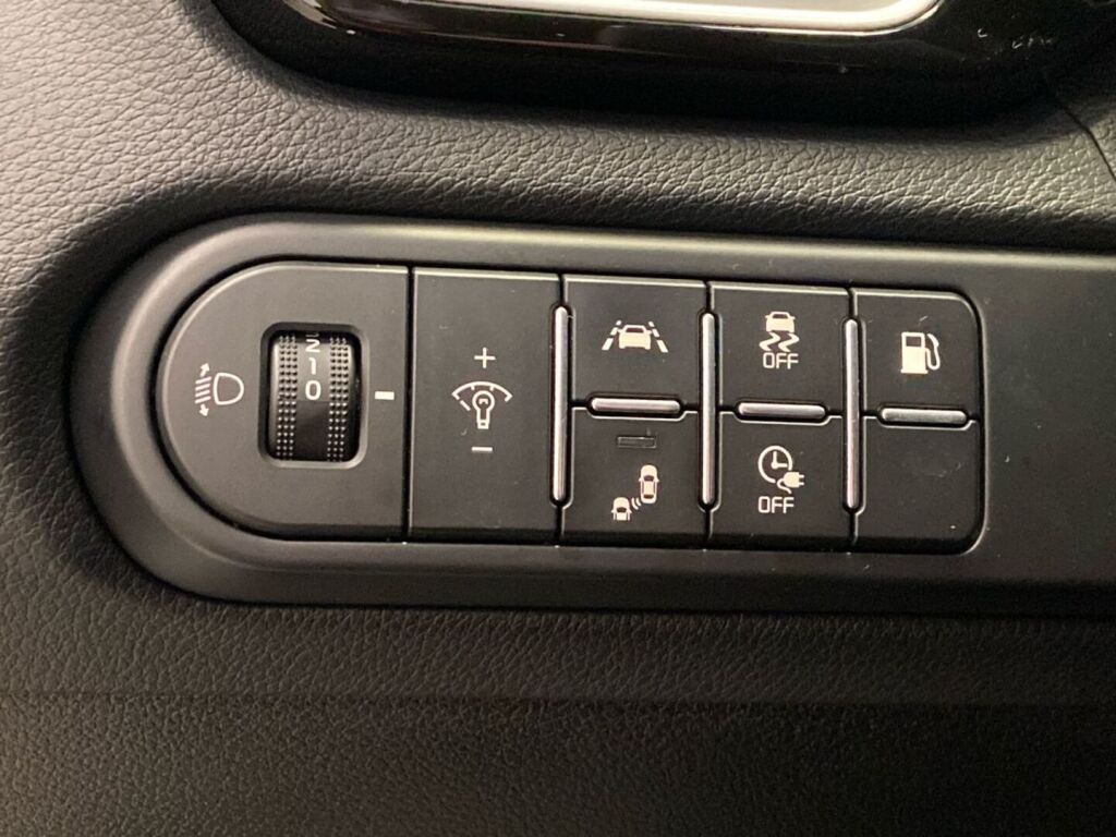 Kia Ceed 2020 Musta