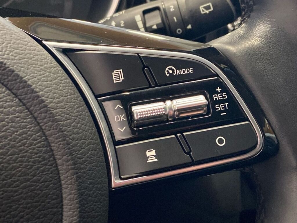 Kia Ceed 2020 Musta