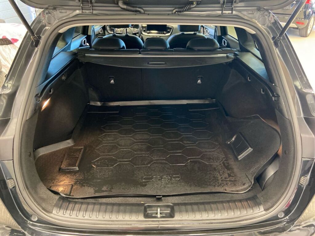Kia Ceed 2020 Musta