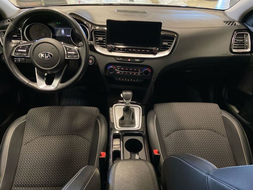 Kia Ceed 2020 Musta