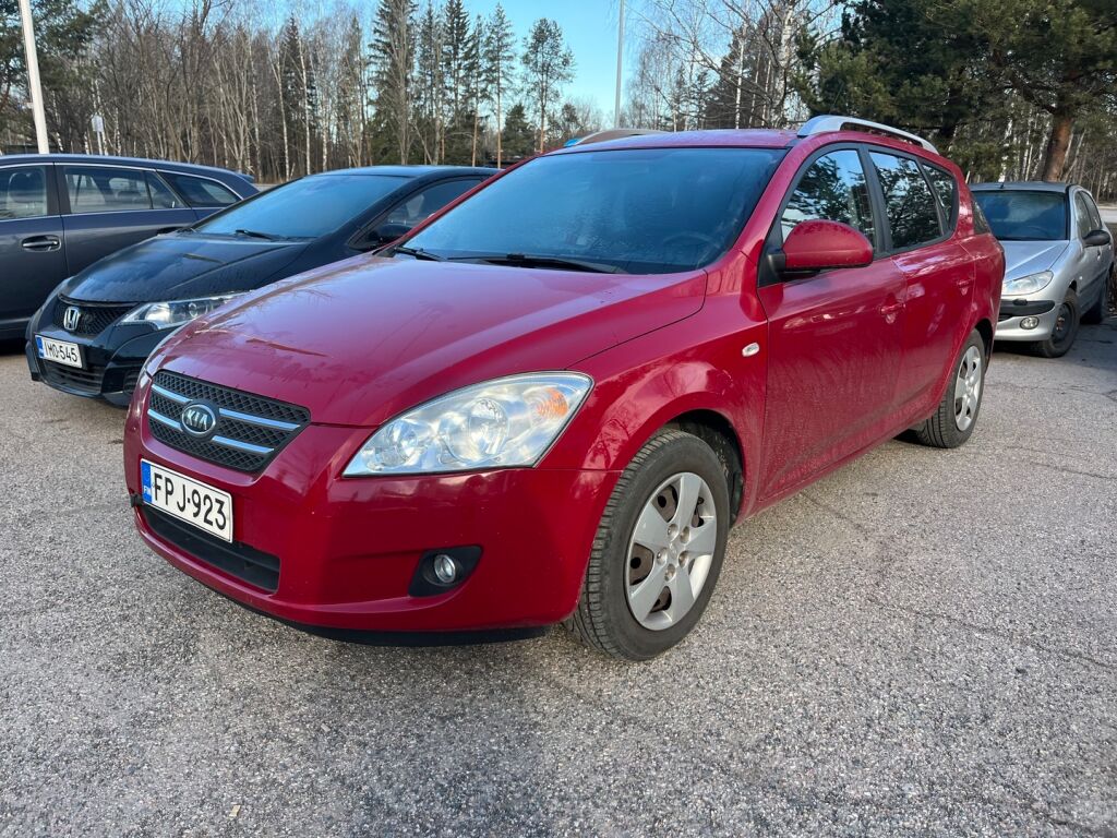 Kia Ceed 2009 Punainen