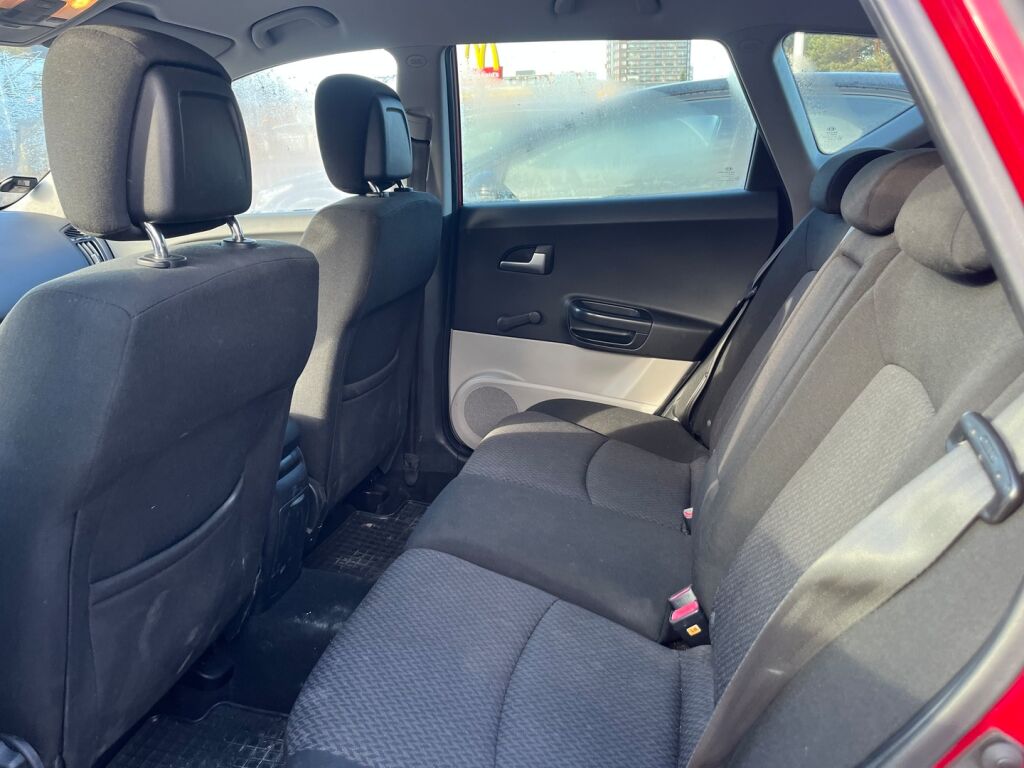 Kia Ceed 2009 Punainen