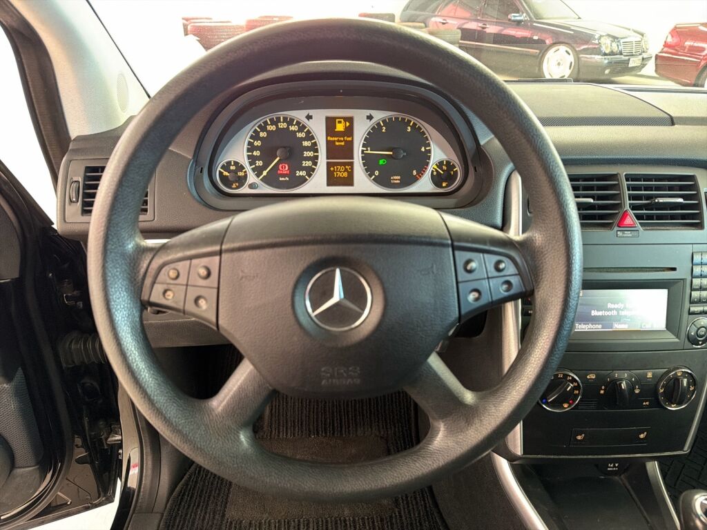 Mercedes-Benz B 2009 Musta