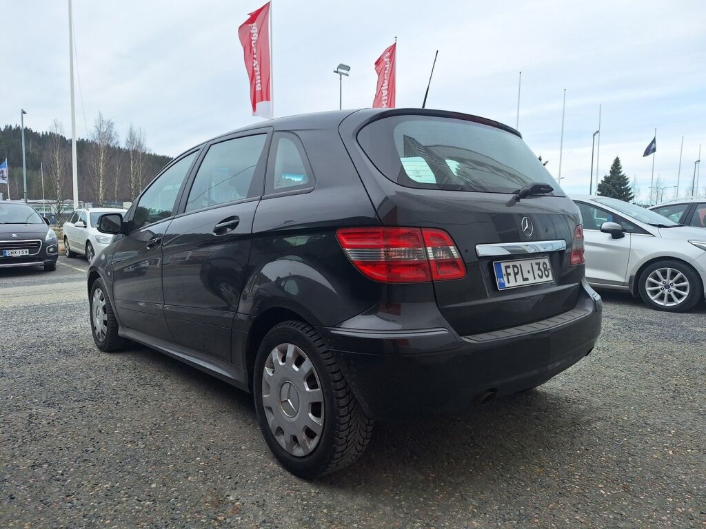 Mercedes-Benz B 2009 Musta