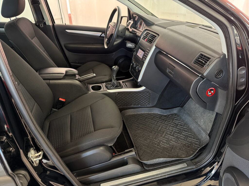 Mercedes-Benz B 2009 Musta