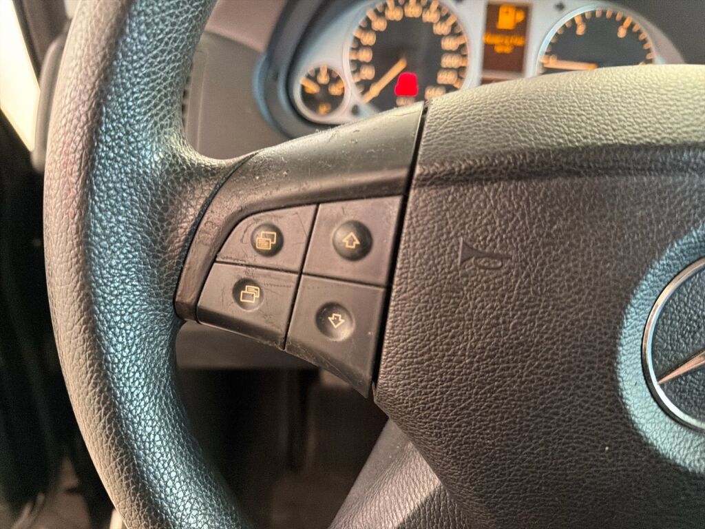 Mercedes-Benz B 2009 Musta