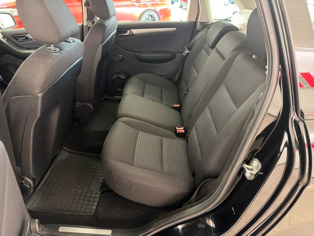 Mercedes-Benz B 2009 Musta