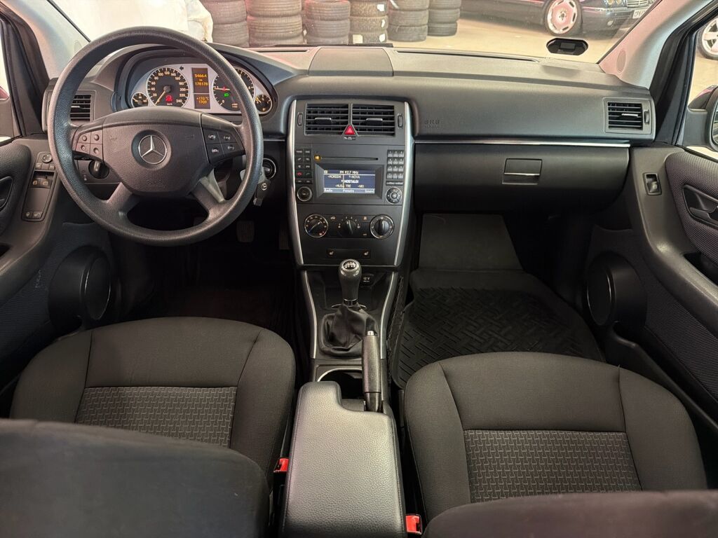 Mercedes-Benz B 2009 Musta