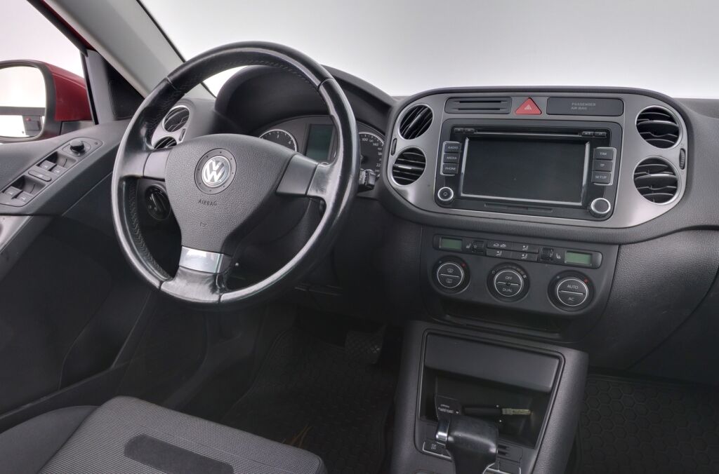 Volkswagen Tiguan 2008 Punainen