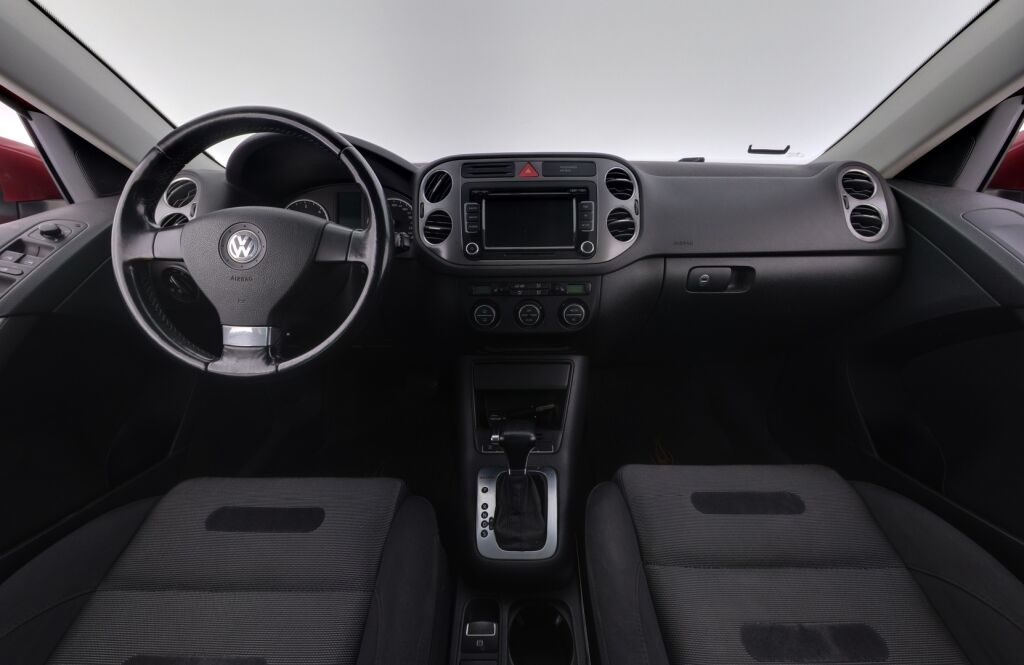 Volkswagen Tiguan 2008 Punainen