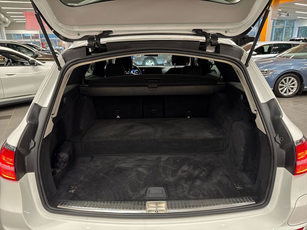 Mercedes-Benz E 2020 Valkoinen