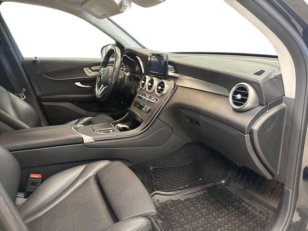 Mercedes-Benz GLC 2020 Musta