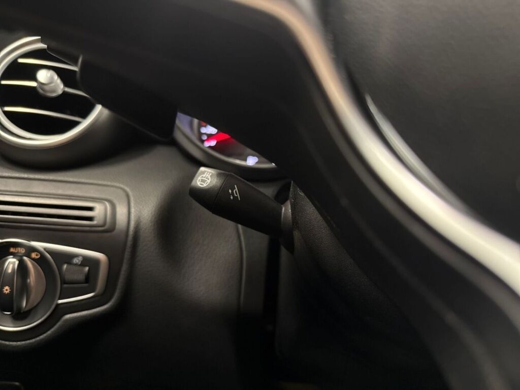 Mercedes-Benz GLC 2020 Musta