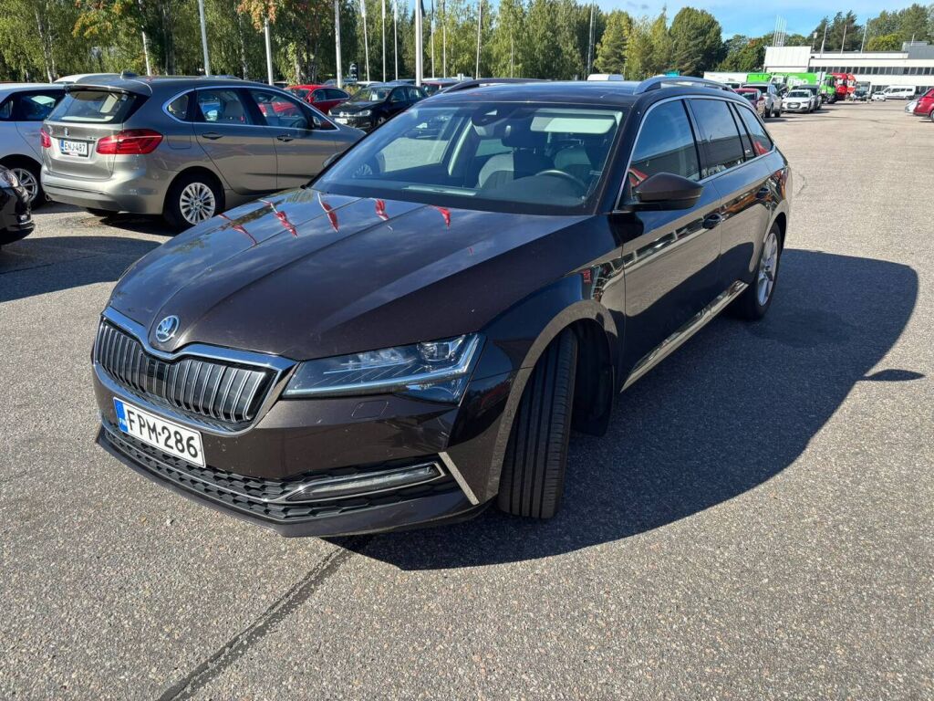 Skoda Superb 2020 Ruskea (beige)