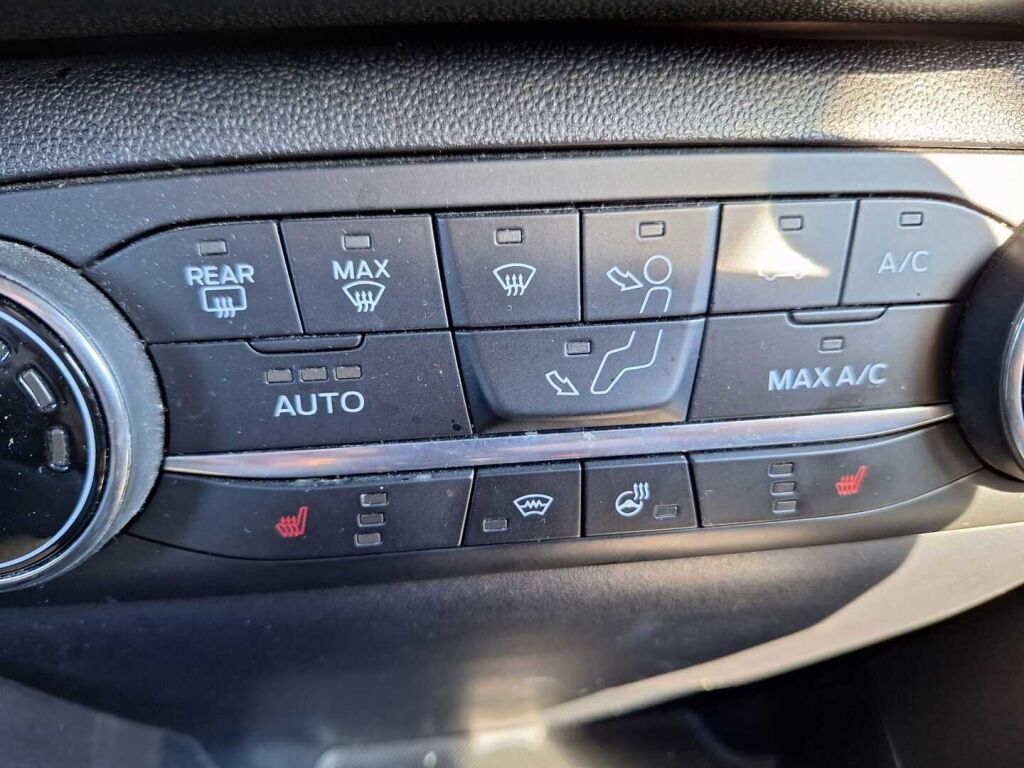 Ford Fiesta 2020 Punainen