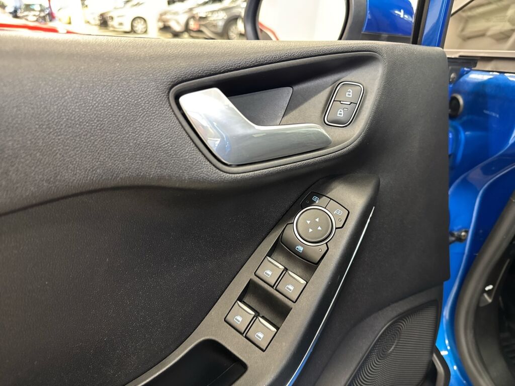 Ford Fiesta 2021 Sininen