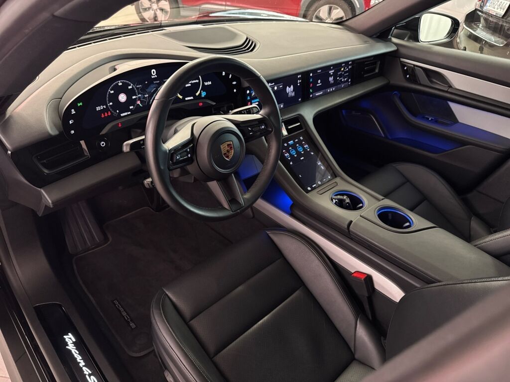 Porsche Taycan 2020 Musta