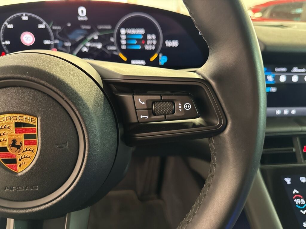 Porsche Taycan 2020 Musta