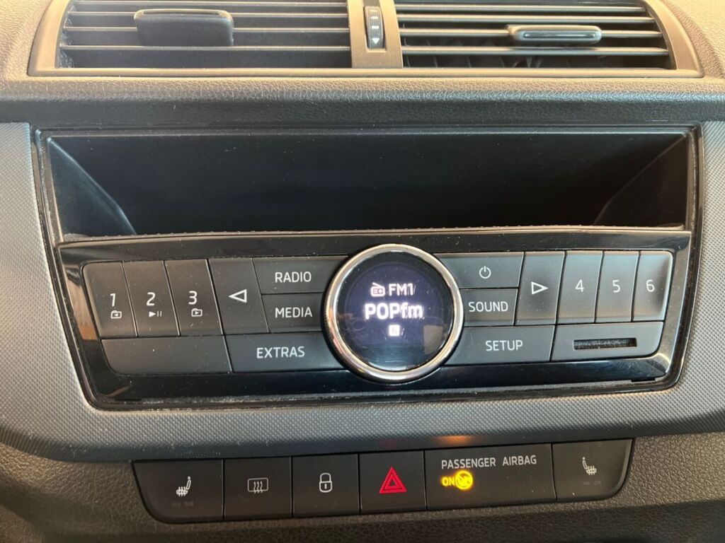 Skoda Fabia 2020 Sininen