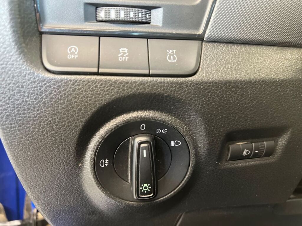 Skoda Fabia 2020 Sininen