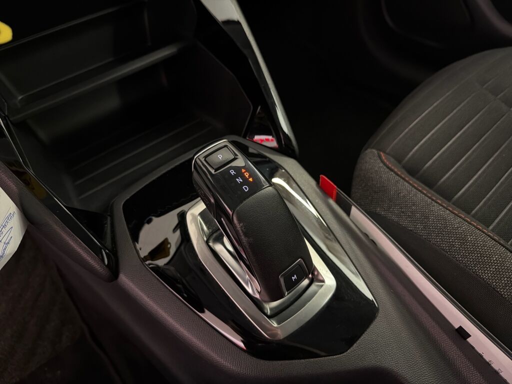 Peugeot 208 2020 Valkoinen