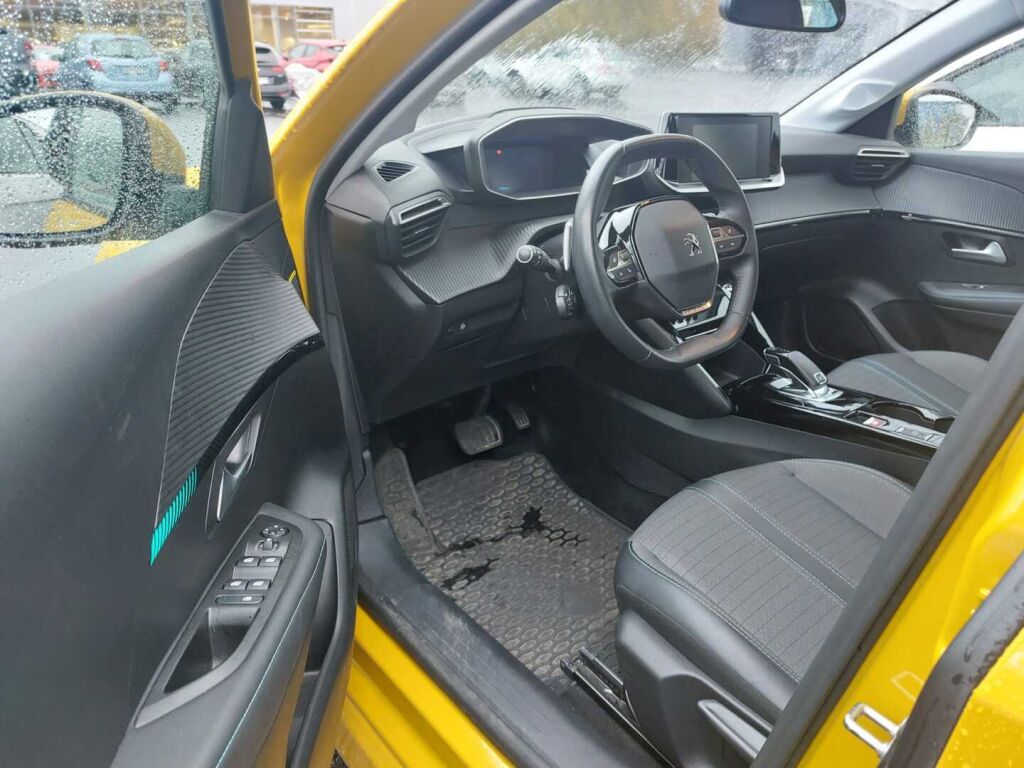 Peugeot 208 2020 Keltainen