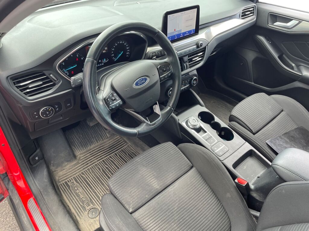 Ford Focus 2020 Punainen