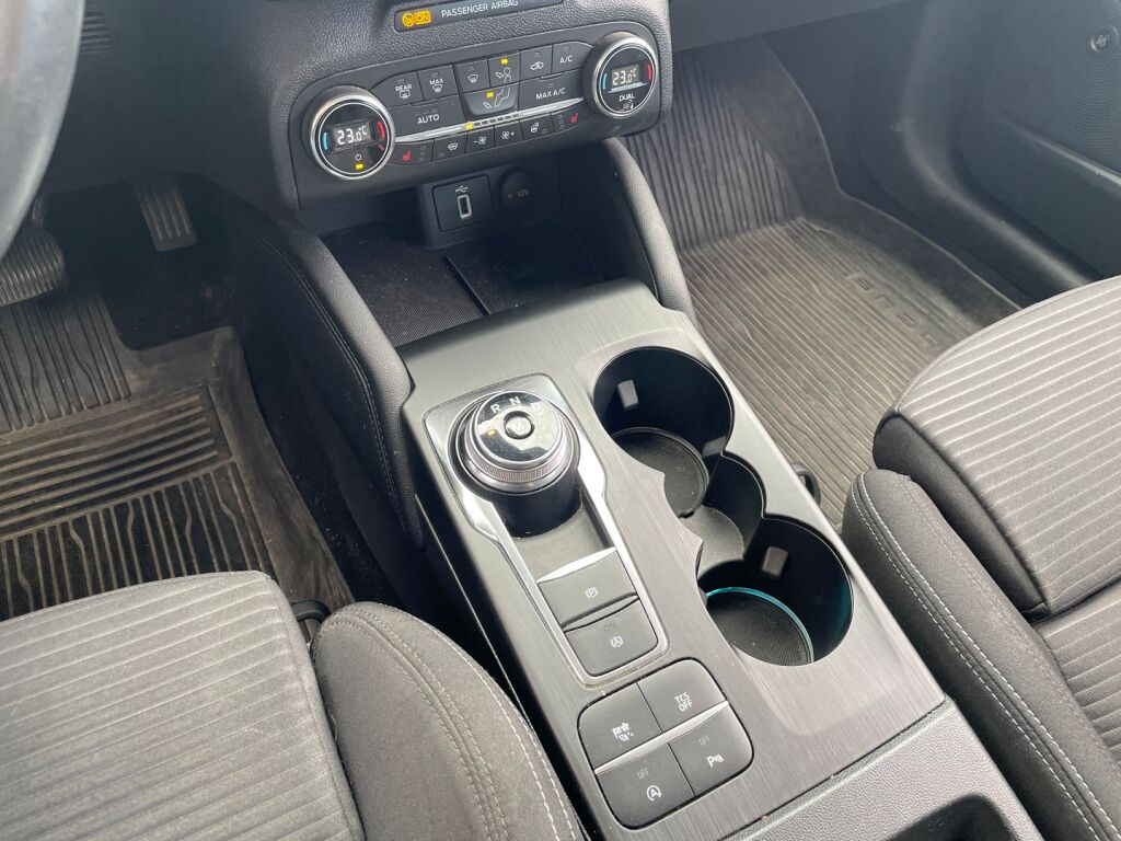 Ford Focus 2020 Punainen