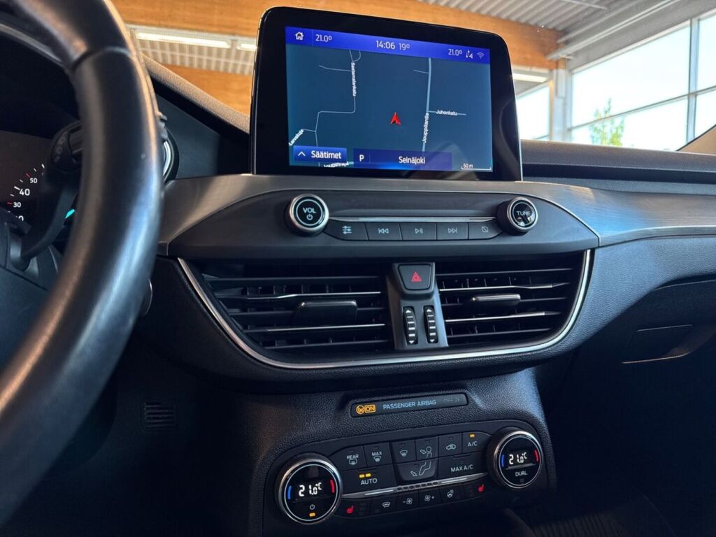 Ford Focus 2020 Punainen