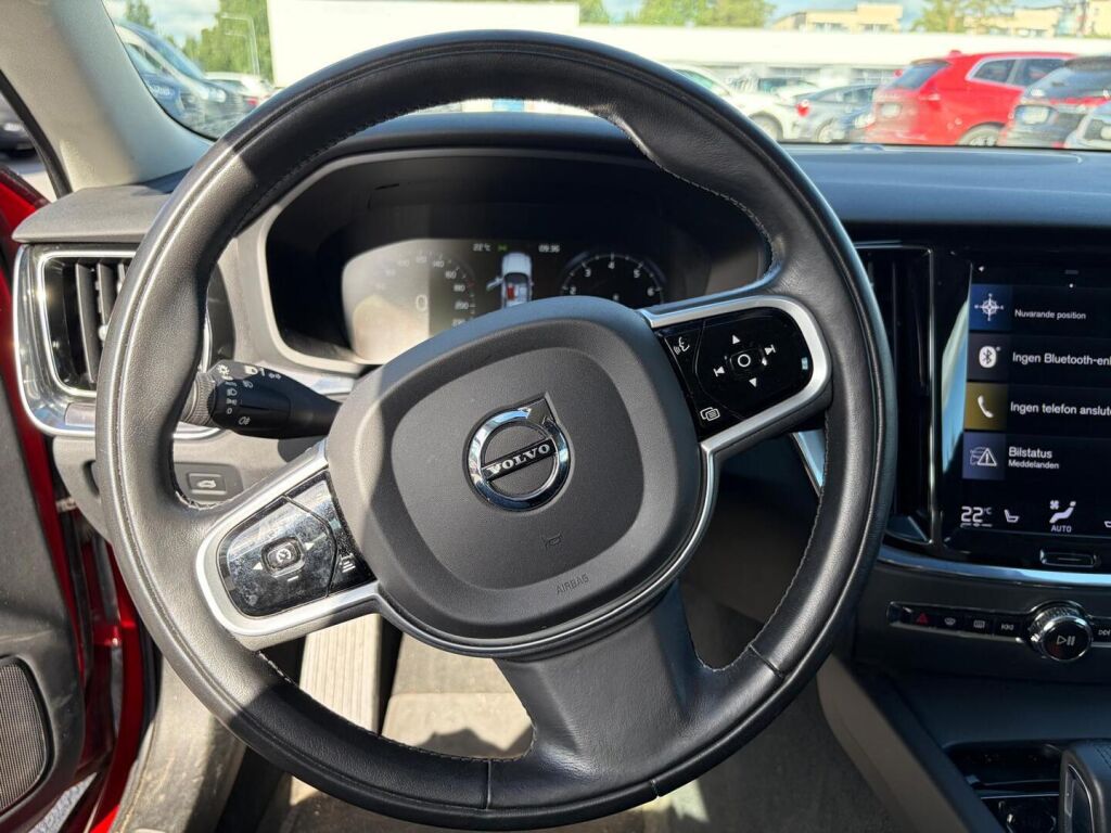 Volvo V60 2020 Punainen
